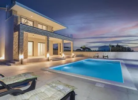 Luxurious Beachfront With Sea View - By Ta Leut Agency *