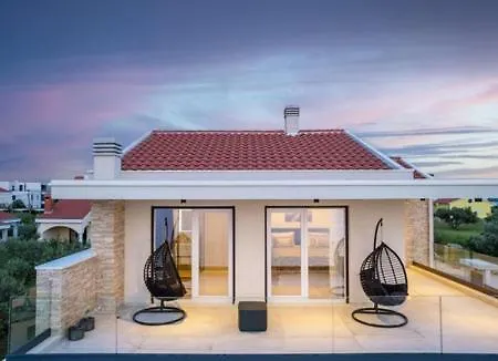 Villa Luxurious Beachfront 