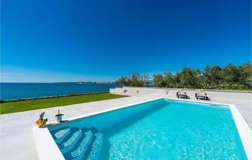 Luxurious Beachfront With Sea View - By Ta Leut Agency Привлака