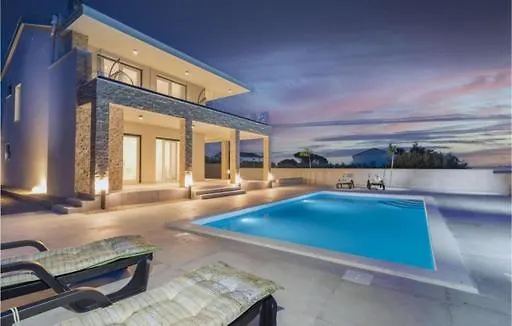 Luxurious Beachfront With Sea View - By Ta Leut Agency *